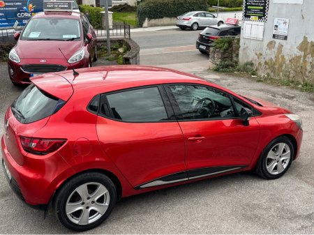 2016 Renault Clio - thumbnail 3