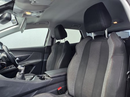 2020 Peugeot 3008 - thumbnail 8