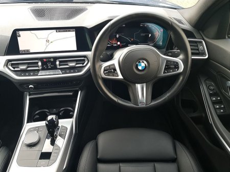 2022 BMW 3 Series - photo 5