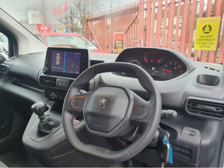 2022 Peugeot Partner ACTIVE 1.5 BLUE HDI 10 100 6.3 2DR €12,950 thumbnail