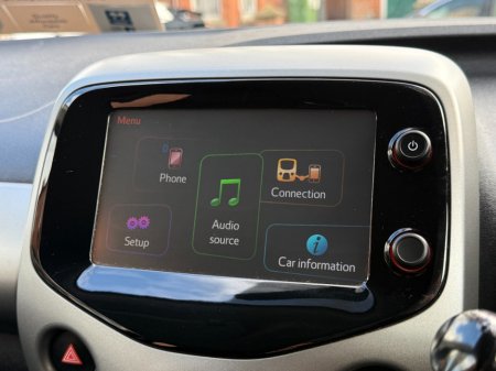 2017 Peugeot 108 - thumbnail 18