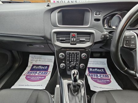 2016 Volvo V40 - thumbnail 29