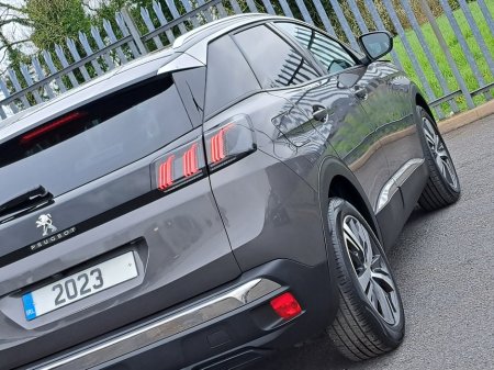 2023 Peugeot 3008 - thumbnail 10