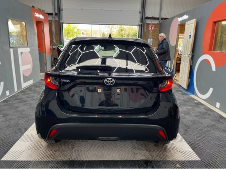 2023 Toyota Yaris - photo 3