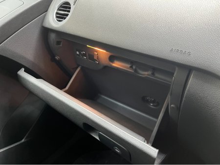 2013 Volkswagen Tiguan - thumbnail 15