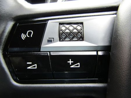 2021 DS Automobiles DS 7 Crossback E-TENSE PRESTIGE €28,950 thumbnail