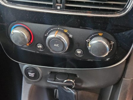 2019 Renault Clio - thumbnail 9