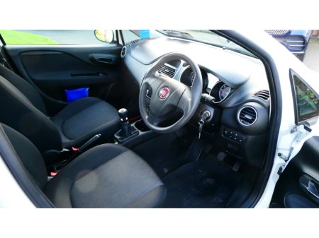 2015 Fiat Punto POP 1.2 4DR €4,950 thumbnail