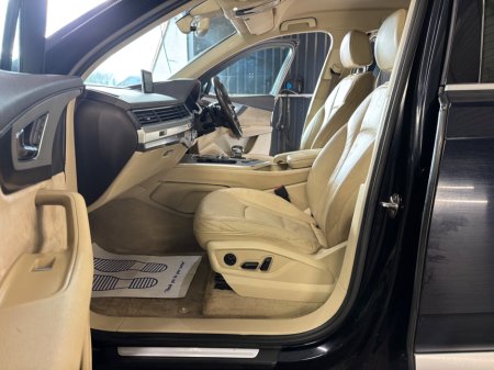 2016 Audi Q7 - thumbnail 17