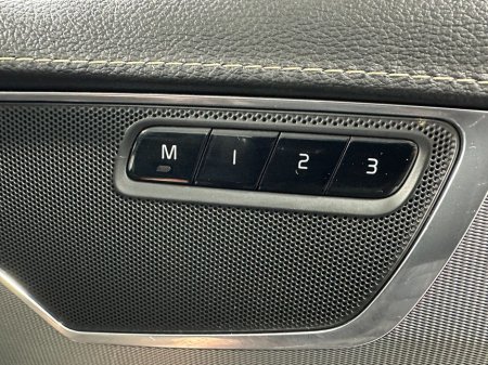 2019 Volvo XC90 R-Design PP AWD 2.0 D5 €43,400 thumbnail