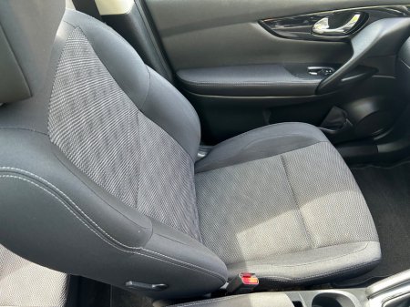 2016 Nissan Qashqai - thumbnail 14