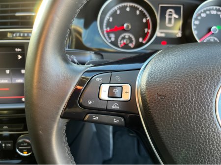 2016 Volkswagen Golf HIGHLINE AUTOMATIC 1.4 PETROL //KEYLESS ENTRY//REVERSE CAMERA//BLIND SPOT WARNING//ADAPTIVE CRUISE CONTROL// €15,950 thumbnail