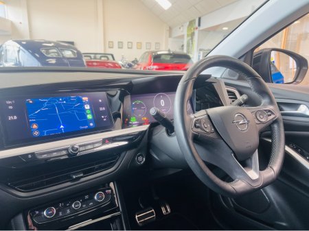 2024 Opel Grandland Huge Spec HYBRID As New Elegance Plus Heated Seats Heated Steering Wheel Fully Colour Coaded www.bolands.ie Est.1955 €32,950 thumbnail