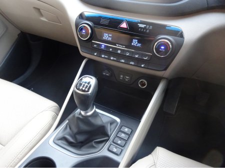 2017 Hyundai Tucson 1.7 EXECUTIVE 5 DOOR LOW MILEAGE €11,950 thumbnail