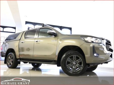 2022 Toyota Hilux AUTOMATIC 2.8D IRISH CAR ONLY 58KM SR5 DOUBLE CAB N1 COMMERCIAL VAT €36,585 thumbnail