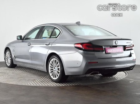 2023 BMW 5 Series - view 3