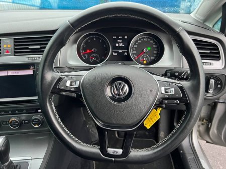 2015 Volkswagen Golf R-LINE PACK 1.2 TSI // LOUNG EDITION // VERY LOW MILEAGE // BLUETOOTH MUSIC // ADAPTIVE CRUISE CONTROL €14,900 thumbnail