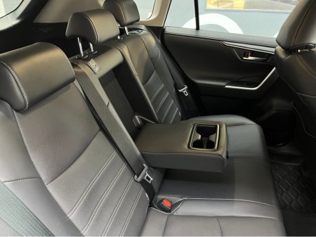2025 Toyota Rav4 - thumbnail 16