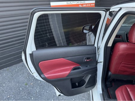 2015 Mitsubishi Outlander - thumbnail 16