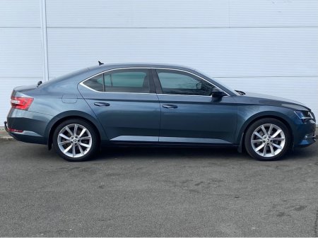 2016 Skoda Superb - thumbnail 4