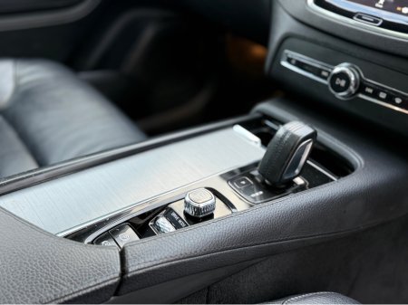 2021 Volvo XC90 2.0D B5 AWD MOMENTUM 5DR AUTO 7 SEAT €48,950 thumbnail