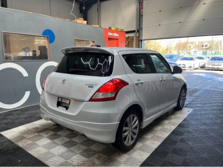 2014 Suzuki Swift - thumbnail 2