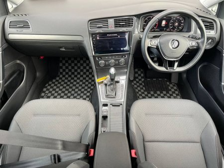 2020 Volkswagen Golf 2.0 TDI * HIGH SPEC * // DIGITAL CLUSTER // APPLE CARPLAY/ANDROID AUTO // DIAMOND CUT ALLOYS €21,900 thumbnail