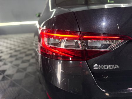 2016 Skoda Superb - thumbnail 11