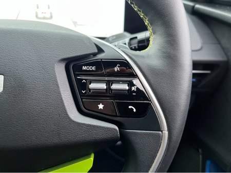 2025 Kia EV6 GT ELECTRIC //575BHP//MASSIVE SPEC//RARE//360 PARKING CAMERAS//MERIDIAN SOUND//HALF LEATHER HEATED BUCKET SEATS// €53,950 thumbnail