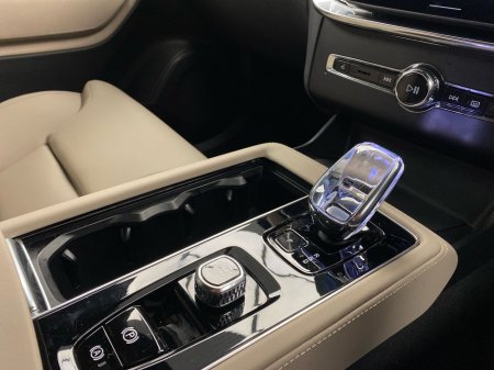 2025 Volvo XC90 - thumbnail 19