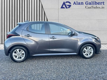 2023 Toyota Yaris 1.5 Petrol HYBRID LUNA €91 €18,995