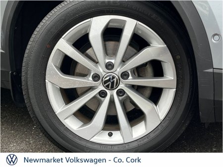 2023 Volkswagen T-Roc - view 2