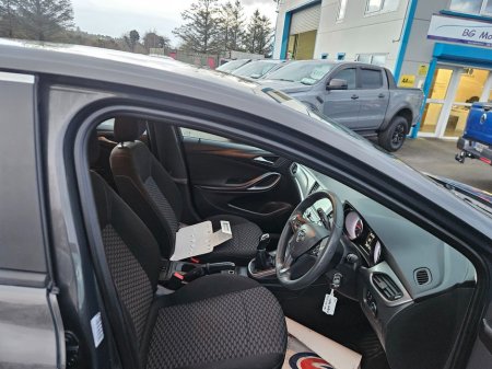 2016 Opel Astra - thumbnail 7