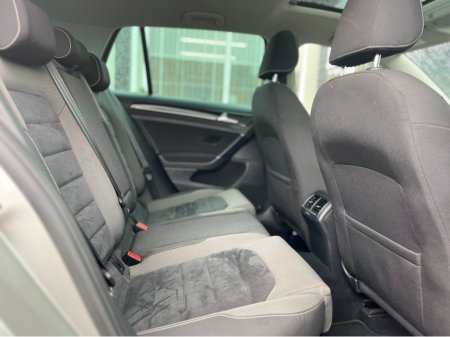 2015 Volkswagen Golf - thumbnail 17