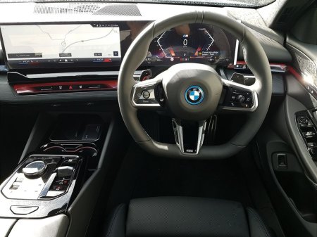 2026 BMW 5 Series - thumbnail 5