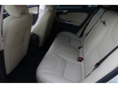 2017 Volvo V60 - thumbnail 21