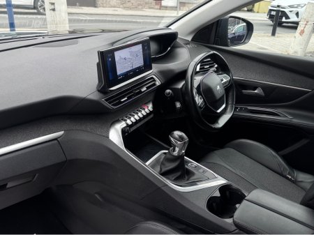 2021 Peugeot 5008 - thumbnail 8