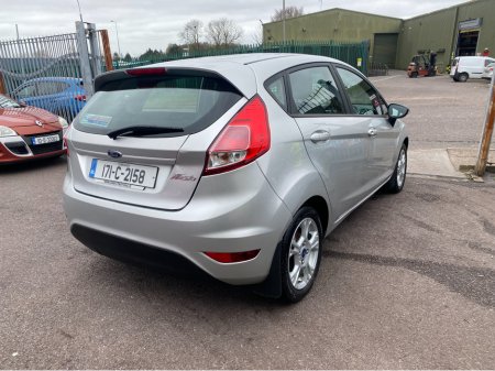 2017 Ford Fiesta - thumbnail 3