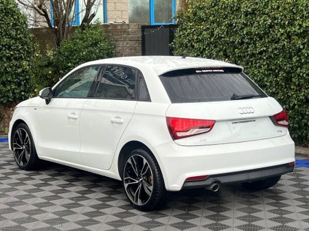 2018 Audi A1 S-LINE PACK 1.0 TFSI // AUDI SERVICE HISTORY // NEW 17" S-LINE ALLOYS // PARKING SENSORS €16,900 thumbnail
