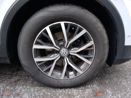 2018 Volkswagen Tiguan 2.0 TDI 150HP Auto DSG Leather Interior Panoramic Sunroof €26,995 thumbnail