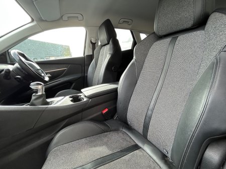 2019 Peugeot 3008 - thumbnail 9