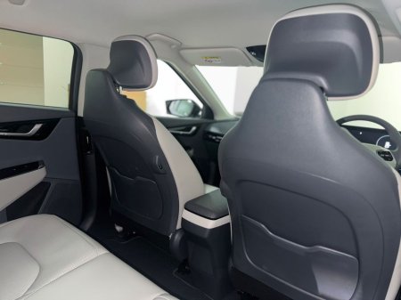 2025 Kia EV6 - thumbnail 6