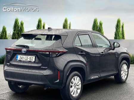 2024 Toyota Yaris Cross 1.5 Hybrid Luna €27,950 thumbnail