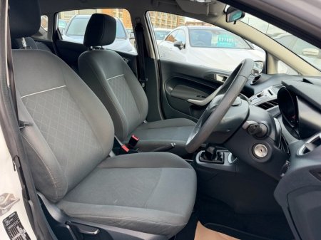 2012 Ford Fiesta 1.25 Edge Hatchback 5dr Petrol Manual (124 g/km, 59 bhp) thumbnail
