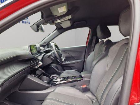 2021 Peugeot 2008 - thumbnail 4