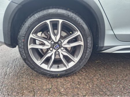 2017 Volvo V60 D3 SE LUXURY G'TRONIC 5DR AUTO CROSS COUNTRY €17,950 thumbnail