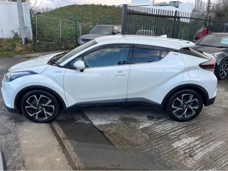 2017 Toyota C-HR 1.8 HYBRID AUTO LOW KM HIGH SPEC €16,950 thumbnail