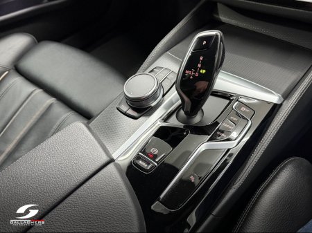 2022 BMW 5 Series - thumbnail 28