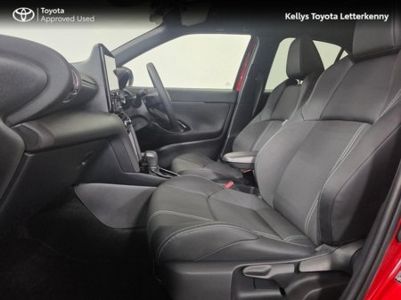 2025 Toyota Yaris Cross - thumbnail 6