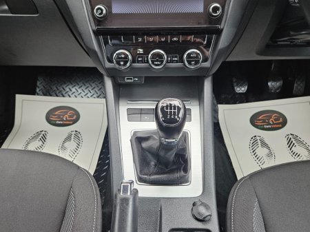2020 Skoda Octavia - thumbnail 25